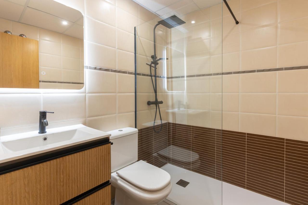 Apartamento Puerta De Cordoba- Exterior Con Balcones ภายนอก รูปภาพ