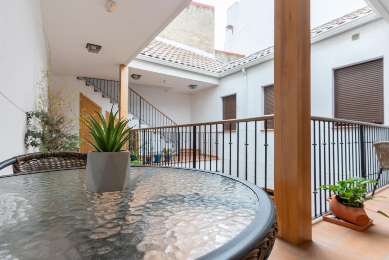 Apartamento Puerta De Cordoba- Exterior Con Balcones ภายนอก รูปภาพ