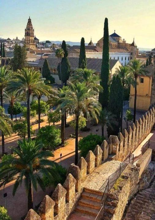 Apartamento Puerta De Cordoba- Exterior Con Balcones ภายนอก รูปภาพ