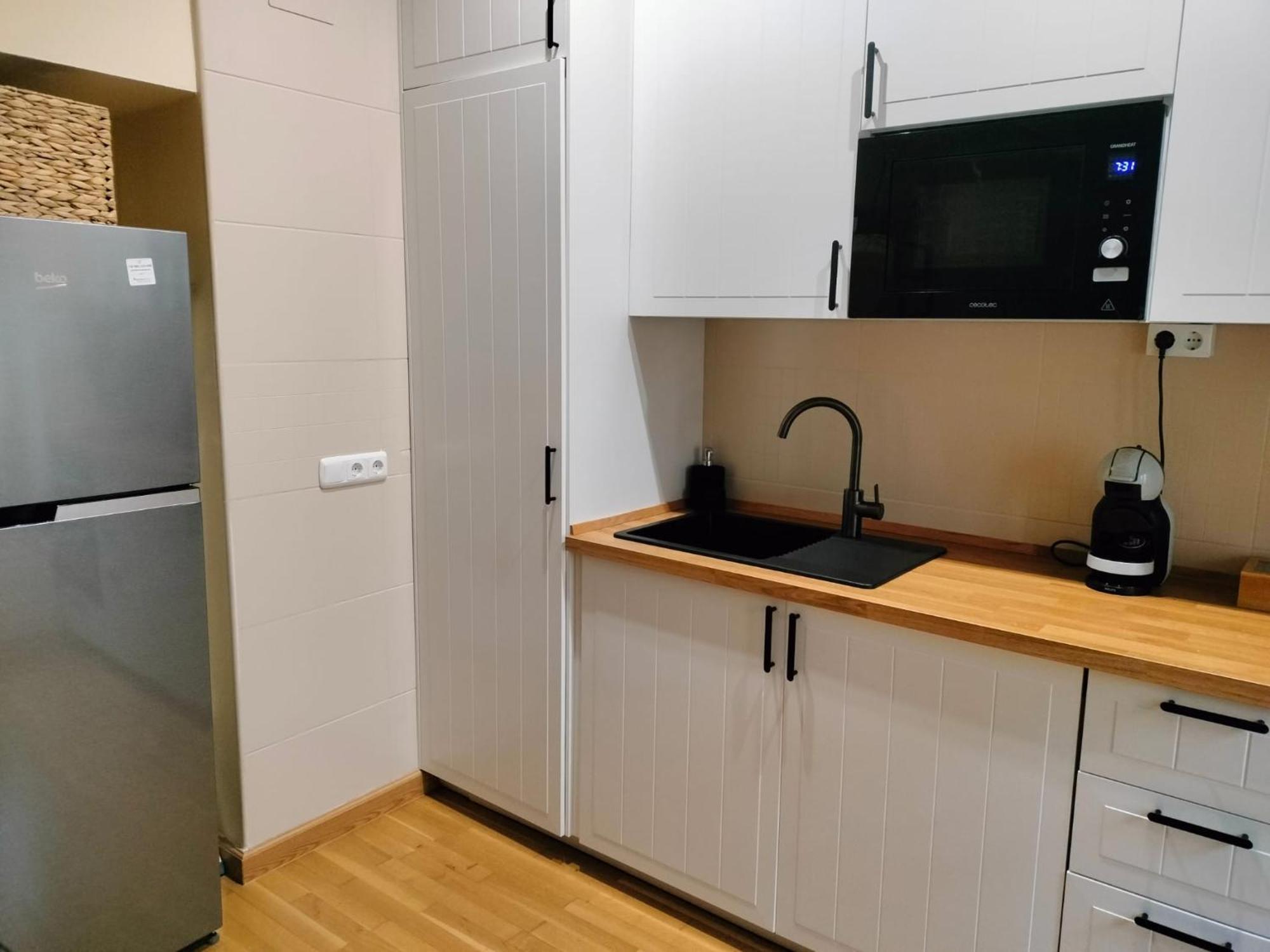 Apartamento Puerta De Cordoba- Exterior Con Balcones ภายนอก รูปภาพ