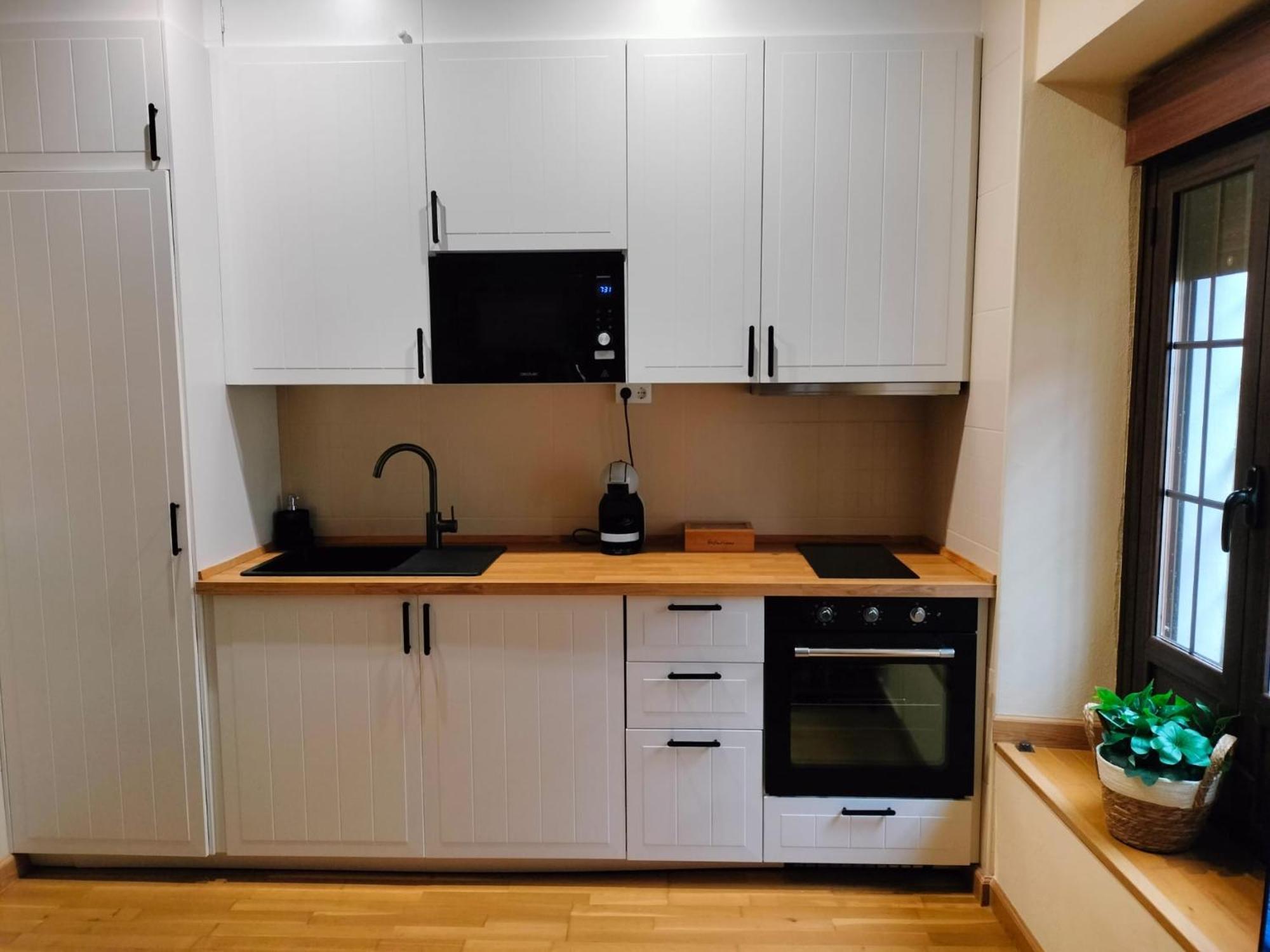 Apartamento Puerta De Cordoba- Exterior Con Balcones ภายนอก รูปภาพ
